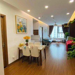Chính Chủ Bán Căn Hộ Eco Green Nguyễn Xiển 67 M 2 Ngủ 2 Vệ Sinh Full Nội Thất. Lh : 