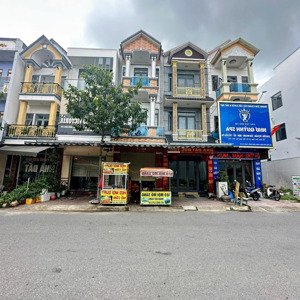Bán Gấp Nhà 1 Trệt 2 Lầu 4pn 3wc Trục Chính Pht8 Sát Bên Trục đường Dt743