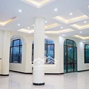 khách sạn 3 mặt tiền cửa lò vị trí đắc địa, bám đường lớn