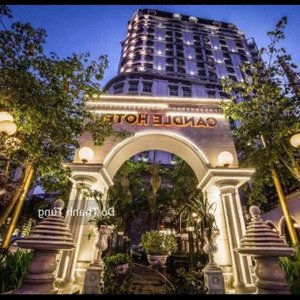 chuyển nhượng khách sạn 4*, đội cấn, ba đình. vị trí đẹp, mặt tiền đẳng cấp. giá chào 60triệu usd.