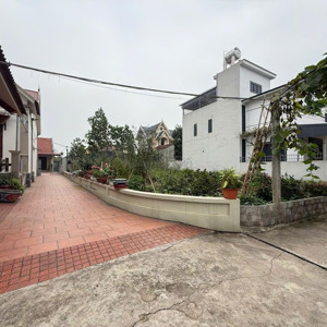 bán đất cự khối long biên hà nội dt: 121m2 * 8,6m * 16,8 tỷ trục kinh doanh đường mở rộng 13m