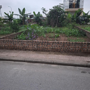 bán đất cự khối long biên hà nội dt: 300m2 * 12,7m * 27 tỷ ôtô vào đất chia được 4 lô 2 nối vào
