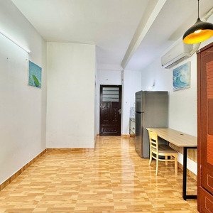 Cho Thuê Phòng Studio Cửa Sổ Siêu Rộng Siêu Thoáng Tại Phú Nhuận