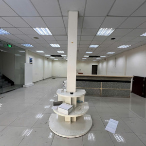 chính chủ cho thuê tòa nhà ngân hàng trên đường ngô quyền, q.5 nằm cạnh bv đại học y dược tp.hcm