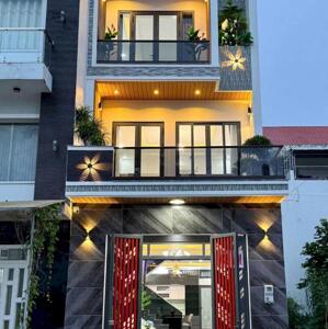  BÁN NHÀ 1 TRỆT 2 LẦU - TRUNG TÂM TP TÂN AN, LONG AN