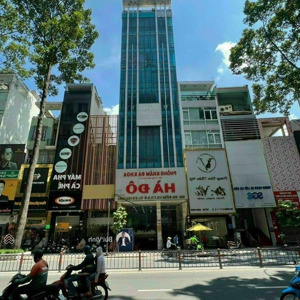 tòa nhà 35b-c đường 3 tháng 2, p.11, q.10. dt: 8x20m (160m2) hầm + 8 tầng, hđ thuê 300tr/th, 90 tỷ