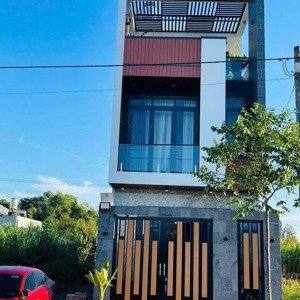 Bán Nhà Mặt Tiền 120m2 Chỉ Với 2ty400 Ngay Tp. Thủ Dầu Một-bình Dương