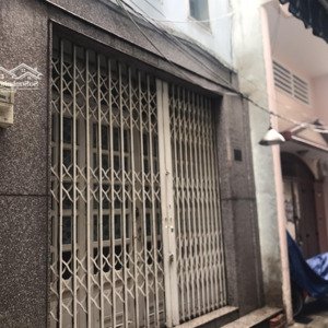 hẻm 4m trần khắc chân q1 sát mặt tiền, dt 4x8m, trệt 2 lầu sân thượng, 2pn 3wc có máy lạnh