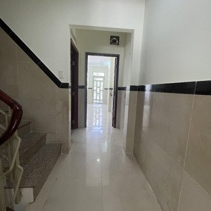 chỉ có 6tỷ990 triệu có ngay căn nhà 4 tầng, thuộc kdc bình hưng, kế ngay bến xe q8