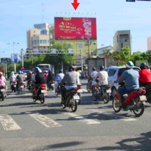 CHO THUÊ NHÀ MẶT TIỀN NGUYÊN CĂN ĐƯỜNG 30 THÁNG 4 GIÁ 8 TRIỆU