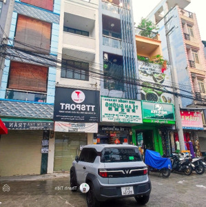 tòa nhà 5 tầng thang máy. 4x22m. đoạn kinh doanh đẹp đường cách mạng tháng 8 - 26 tỷ