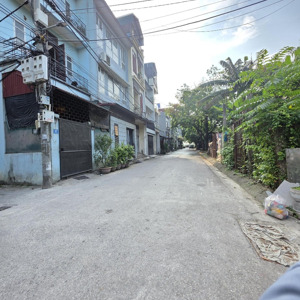 bán đất cự khối, 50m2, vỉa hè , ô tô tránh, kinh doanh, xây nhà đỉnh