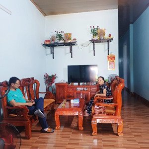 bán đất tặng nhà cấp 4. đường quốc lộ 1a