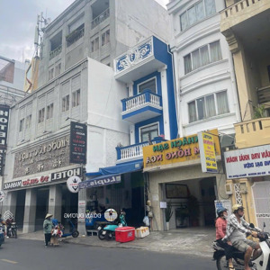 bán nhà mặt tiền rẻ nhất đường sư vạn hạnh, phường 9, quận 5. dt: 4*27m (108m2). vị trí vàng kd