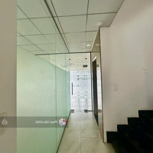 Cho Thuê Văn Phòng 100m2 , Lầu 3 Có Thang Máy , Máy Lạnh , đã Ngăn Vách Kính Sẵn .