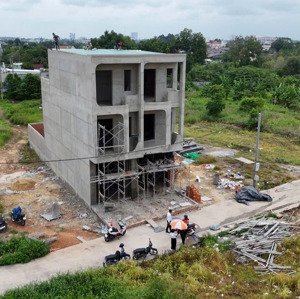 cần bán nhanh lô đất 120m2 ngay trung tâm tp thủ dầu một bình dương