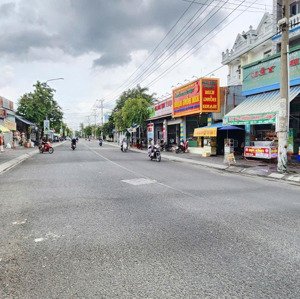 cần bán gấp nhà mặt tiền trần hưng đạo 173m2, kinh doanh buôn bán tốt, gần go! dĩ an, sổ hồng riêng