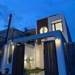 em còn căn này 5x21 mới xây ngay gần bửu vì chủ bị ngộp.