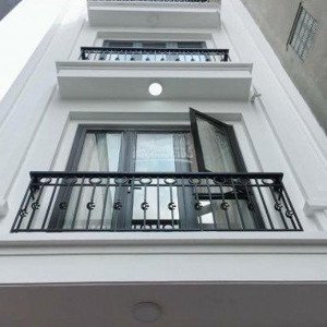 Cho Thuê Gấp Nhà Mới Xây đặng Văn Ngữ, Dt 45m2 X 6 Tầng, Mt 5m, Thông Sàn ,ô Tô Tránh. Gía 20tr