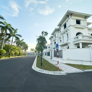 Bán Biệt Thự Cao Cấp 304m2 Vị Trí Mặt Hồ Căn Góc Siêu Hiếm View Rộng 4 Mặt Thoáng Tại Vườn Cam