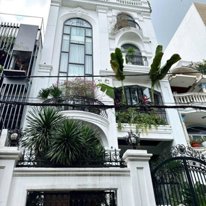 bán nhà mt gần chợ tân bình, kinh đô vải lụa / dt: 8x27m / hầm 5 tầng / gía bán: 42 tỷ tl
