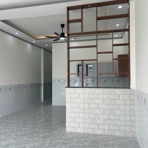 nhà đẹp 5x19m, đường nhựa chỉ 400tr sát quốc lộ 13