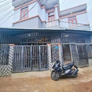 nhà 1l1t có 5pn ngay chợ tân vạn, có máy lạnh, cực thoáng kiên cố