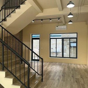 Cho Thuê Nhà Riêng 100m2 X 4 Tầng, 18tr/th, Giáp Vin Smart City, 