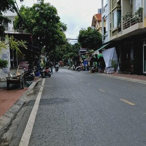 bán nhà khu phân lô 333 văn cao..đường 15m bảo vệ 24/24 ..an ninh tốt + diện tích 72m xây 5 tầng