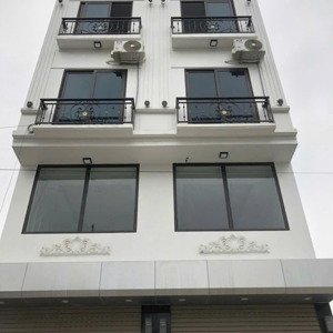 Nhà đông La 36m2 * 4 Tầng, Khu Phân Lô Vỉa Hè. ô Tô Tránh Chạy Vòng Quanh. Full Nội Thất, Giá 7tỷ15