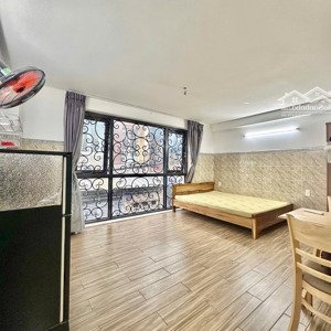 Phòng Full Nội Thất Cửa Sổ Trời Siuu đẹp Gần Chợ Thạch đà