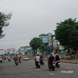 32 tỷ thương lượng, bán căn góc 2 mặt tiền, 4 tầng, diện tích : ngan 6 mét dài 20 mét .