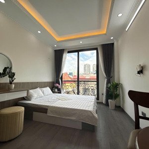 phòng mới xây ở trần duy hưng, cầu giấy. có ban công, máy giặt riêng, pccc đầy đủ
