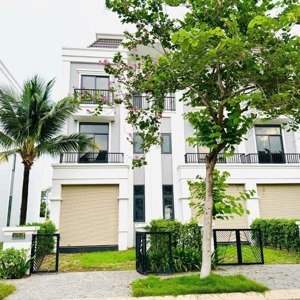 bán căn nhà đường d6 vị trí đẹp nhất 1,95 tỷ, 100m2, đối diện tttm, sổ hồng riêng. lh 