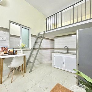 Duplex Full Nội Thất Ngay Công Viên Làng Hoa