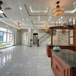 Siêu vip..Bán biệt thự 2 lầu toạ lạc P. Thống Nhất trung tâm Biên Hoà. 16x18m. Giá 27 tỷ.