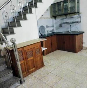Hiếm, Cho thuê nhà ngõ ô tô Lĩnh Nam 4 tầng, 25m2, 2 PN, KD kết hợp ở