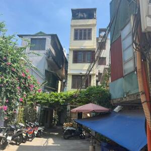 Cực Hiếm 8.6 Lý Thường Kiệt 5 Tầng Ô TÔ Đỗ Cửa Ngõ Rộng Sạch đẹp