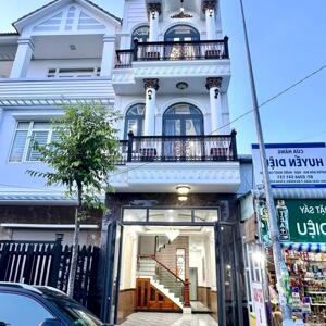 Nhà 1 trệt 2 lầu trục chính khu dân cư Hàng Bàng gần đại học Y Dược