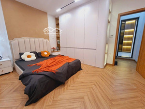 bán tập thể tầng 4 phố vũ trọng phụng, nhà đẹp, khu vip, 65m, 2 ngủ, 4.5 tỷ, lh 