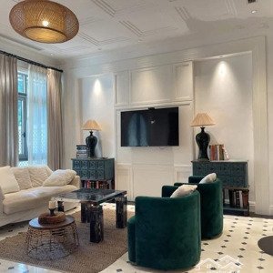 cho thuê giá 45tr/1 tháng, biệt thự vinhomes riverside. sđt liên hệ 