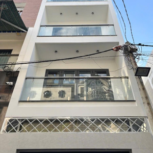 thuê ngay nhà nguyên căn 200m2 -2 tầng full nội thất, sân vườn - cây keo, thủ đức - lh 