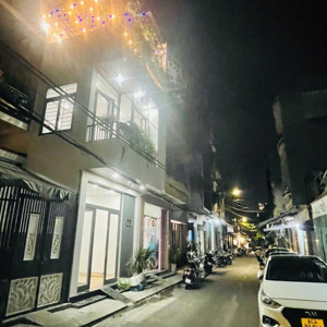 nhà mặt phố 3 lầu ngay trung tâm tp - gần sân bay, cạnh bigc - vừa ở vừa cho thuê homestay - 7.9tỷ