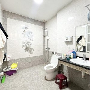 chỉ 3,95 tỷ nhà 3 tầng 65,6m2 ngay metro sở dầu, hồng bàng, ô tô đỗ cửa