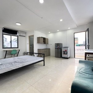 cho thuê căn hộ bancol, giặt riêng, 36m2 thạch thị thanh quận 1 gần cv lê văn tám