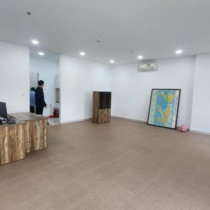 em cần cho thuê căn office tell 70m moonlight boulevard 8tr nhà có máy lạnh