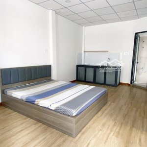 cho thuê phòng mới đẹp, có ban công, trung tâm, free wifi, cổng khóa từ, không chung chủ
