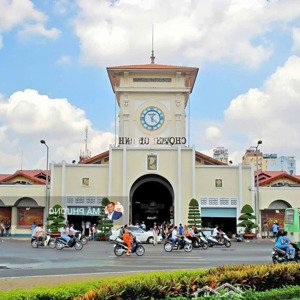 siêu vị trí ngay gần chợ bến thành quận 1, bề ngang 11m.
