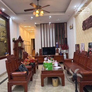 bán nhà 3,5 tầng mới keng mặt đường nguyễn đăng sở. tp bắc ninh. dt 92.8 m2, mặt 4,5m