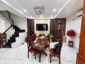 ccg bán nhà ngang khủng 5,5m giá đầu tư nguyễn cảnh chân quận 1